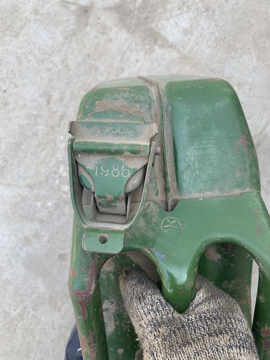 Канистры на 20 литров. Советские.