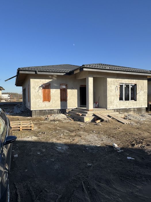 Casă nouă, tip parter, în Brănești