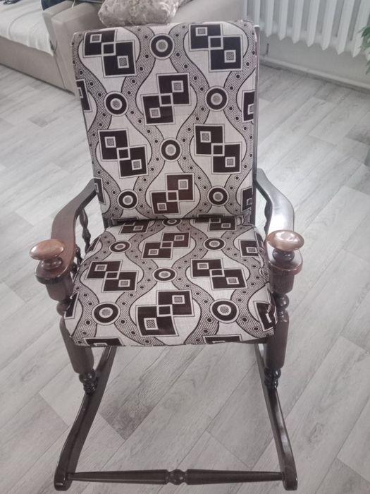 Кресло качалка,натуральное дерево