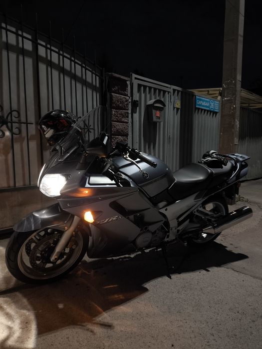 Продам мотоцикл Yamaha fjr1300 .