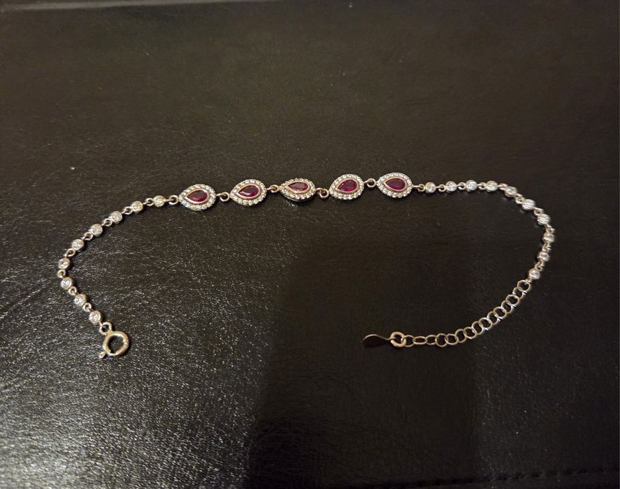 Продается серебряные серьги 925 пробы с рубином