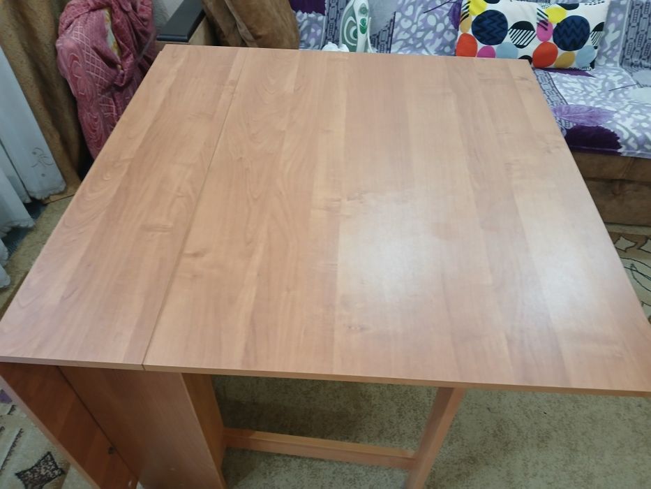 Продаю стол-книжка