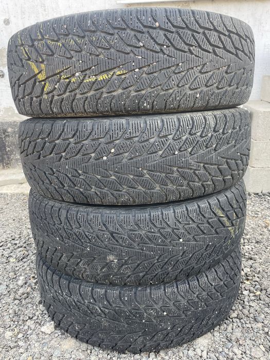 Комплект зимние шины 225/65/17 225/65R17 Gordiant