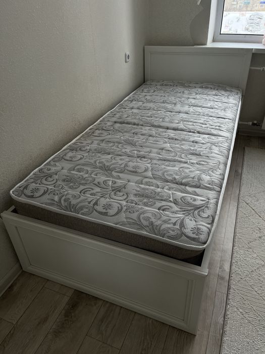 Продается комплект мебели