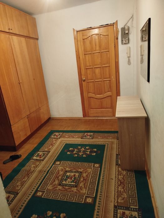 Сдам 2х ком.квартиру на длит.срок на 11 мкр. Рядом есть все