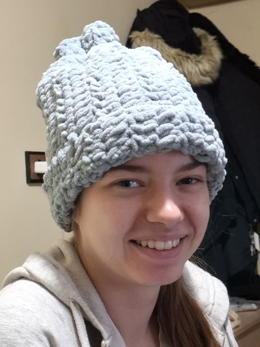 Зимни ленти и шапки с уши и без различни цветове