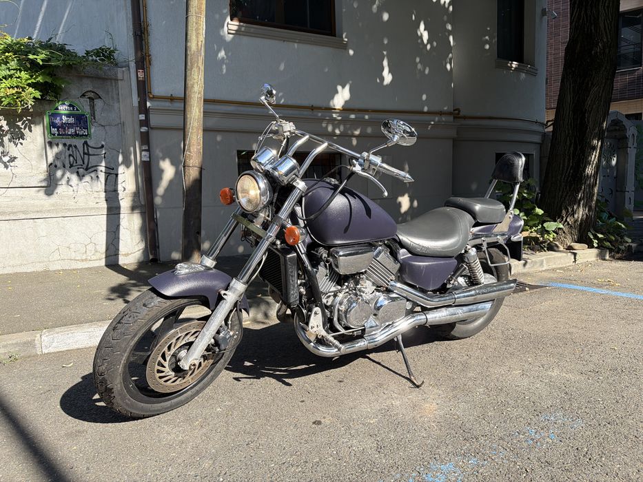 Motocicleta magna FV 750 custom