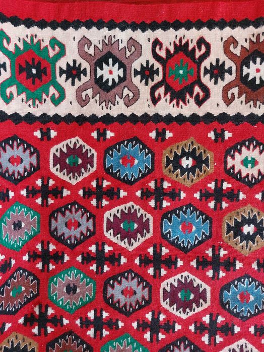 Оринигален нов чипровски килим