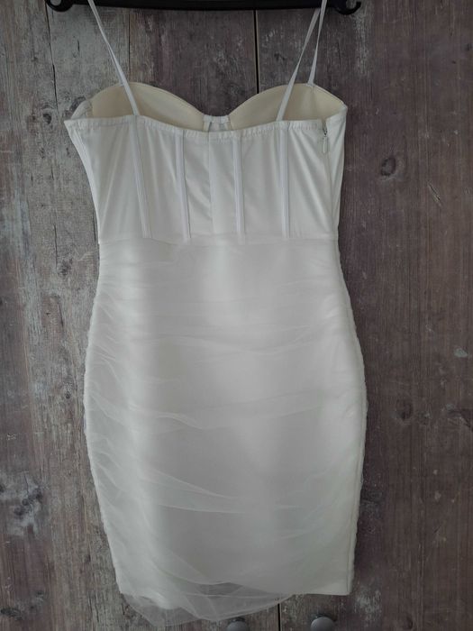 Дамска рокля по тялото