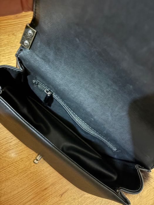 Дамска черна чанта