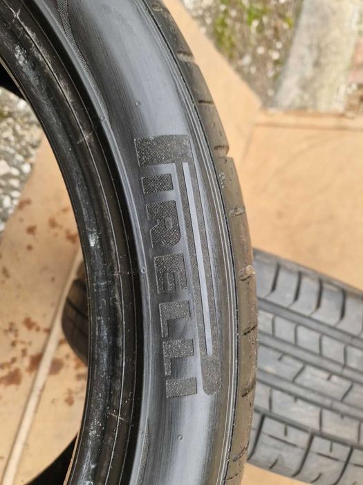 2 Pirelli R19 245/40 Летни гуми  DOT1821