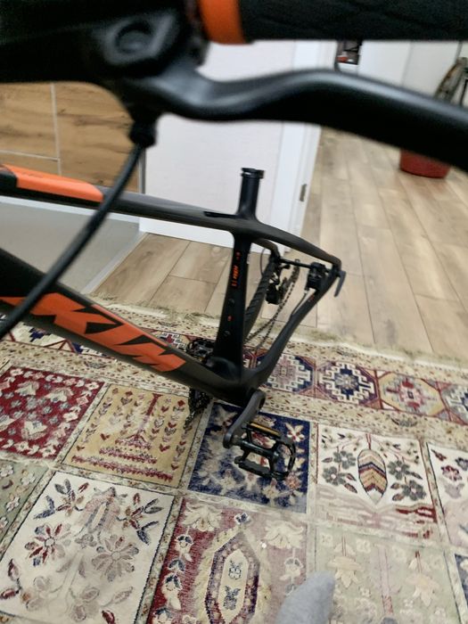 Ktm myroon comp 29 m size