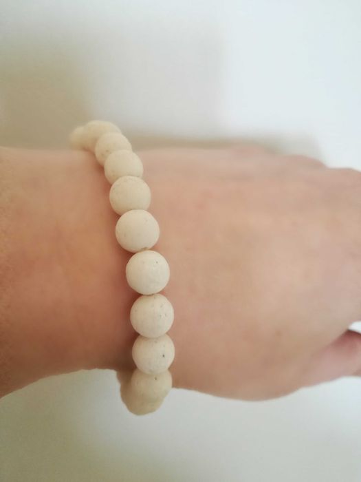 Гривни естествен камък