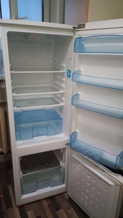 Продам холодильник