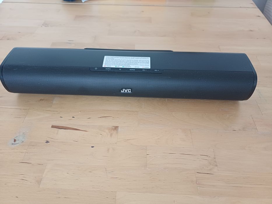 Soundbar JVC și boxa Platinet