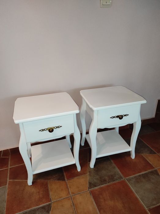 Noptiere din lemn masiv