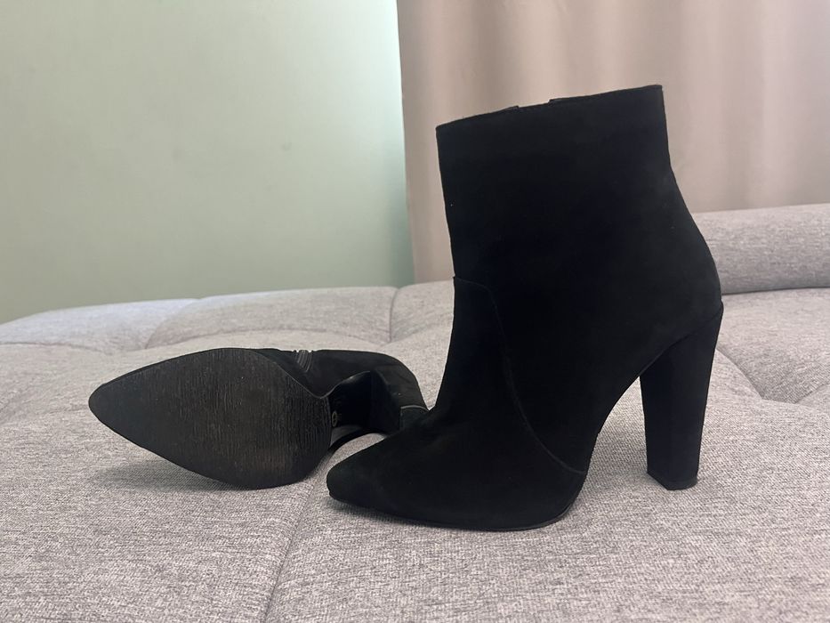 Ghete dama din piele