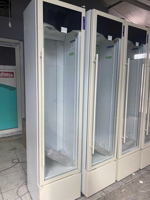 Vitrină verticală Slim 48 cm lățime