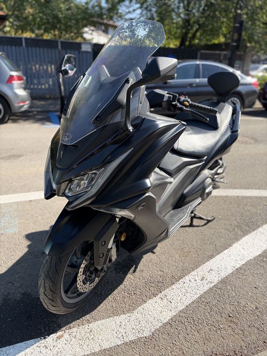 De vanzare KYMCO AK550