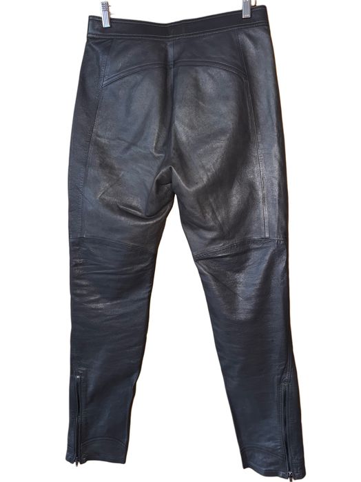 Рокерски панталон от естествена кожа на H&M Studio