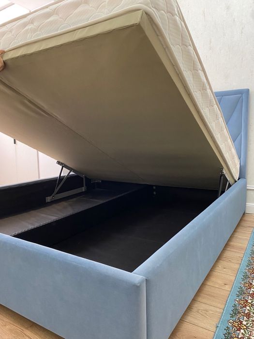 Кровать двухспальная