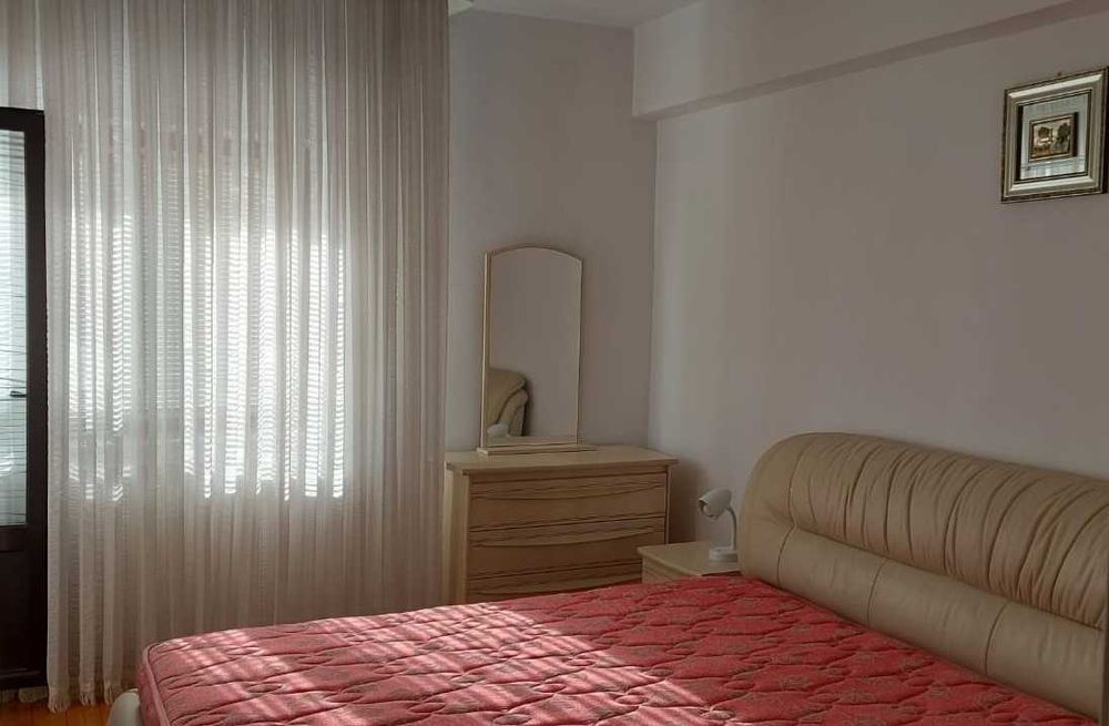 BANEASA-HERASTRAU, etaj 1 in vila, 3 camere, parcare