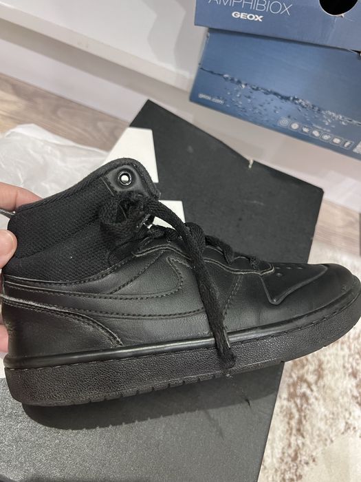 Кроссовки от NIKE