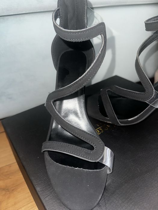 Sandale elegante negre cu barete transparente, noi, mărimea 38