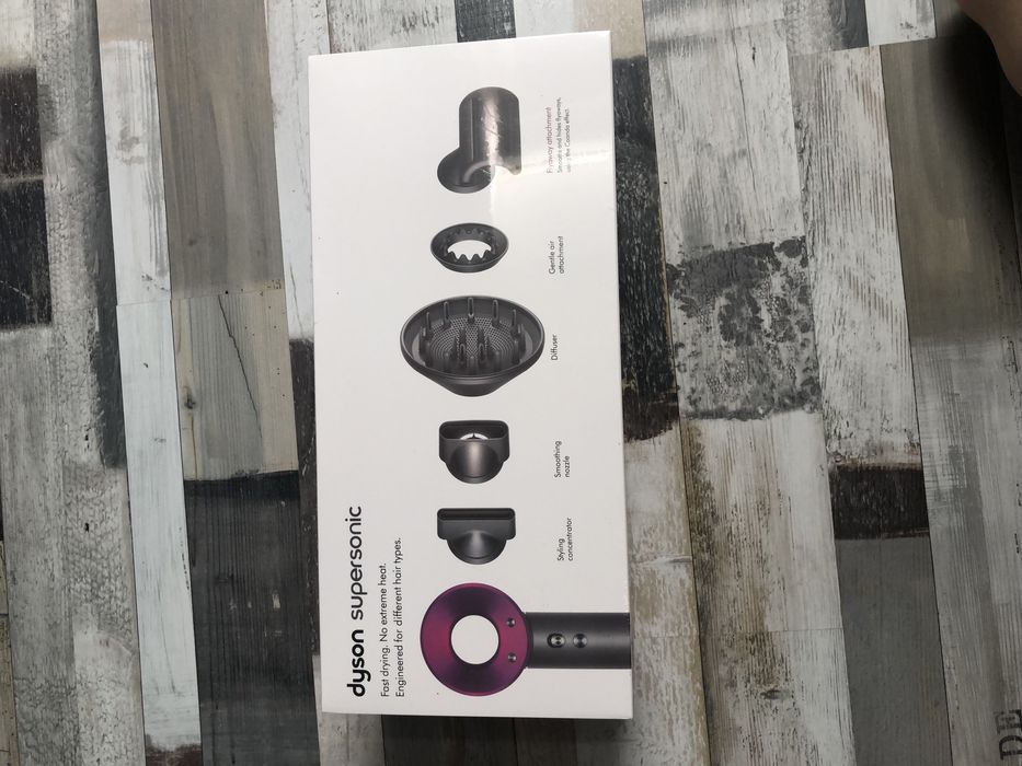 Uscator de par Dyson Supersonic HD08