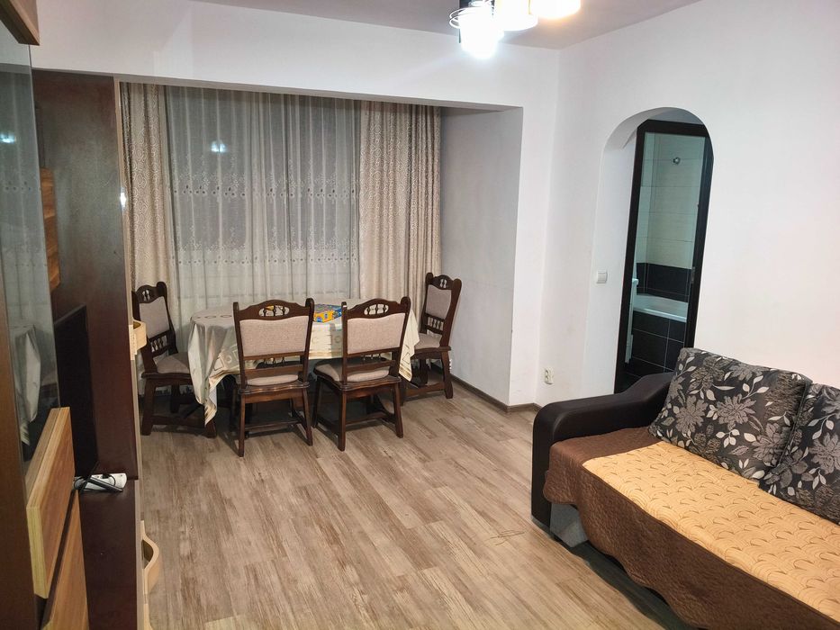 Apartament 4 camere de inchiriat