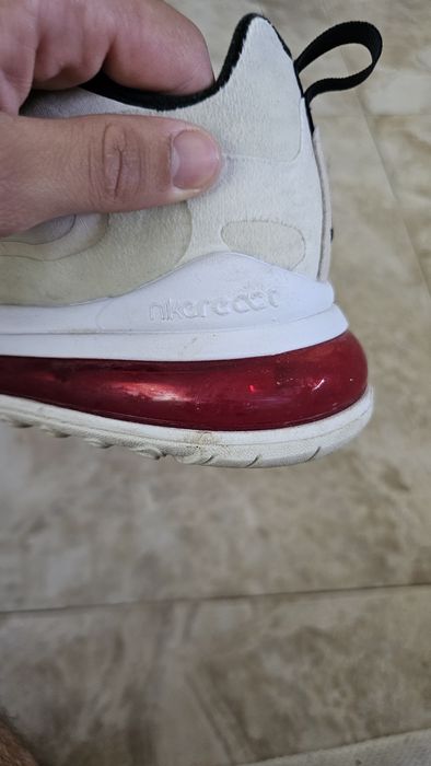 Adidași Nike 270 react