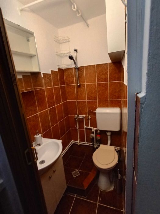 Garsoniera de închiriat