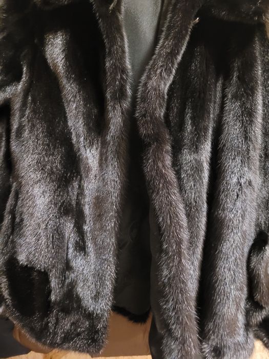 Норковая шубка с капюшоном