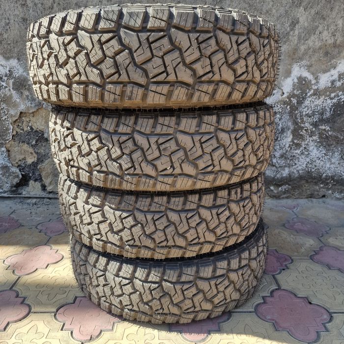 Продам шины А/Т 215/75/15