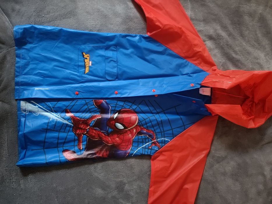 Дъждобран за момче 8год.