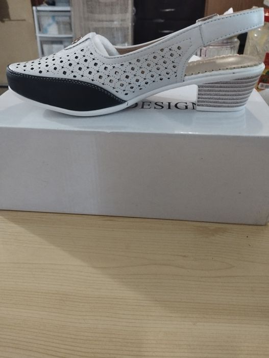 Продавам чисто нови италиански обувки ,номер 39