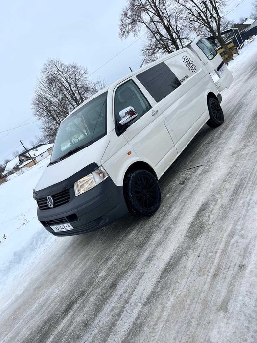 Vand  volkswagen Transporter T5 cu 6 locuri si duba modelu lung