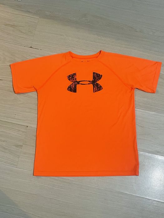 Толстовку и футболку