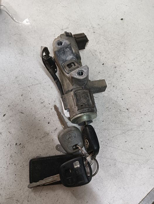 Contact Cu Cheie Toyota Avensis (_T25_) [ 2003 - 2008 ] Oem 05015178