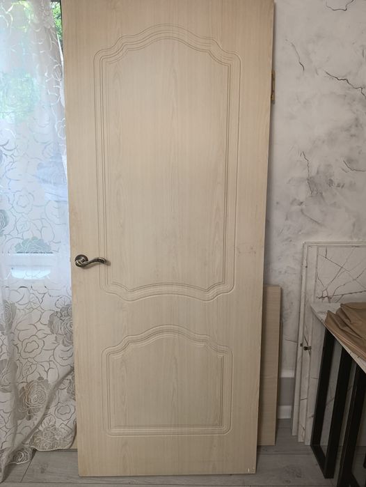 Продам  межкомнатные  двери