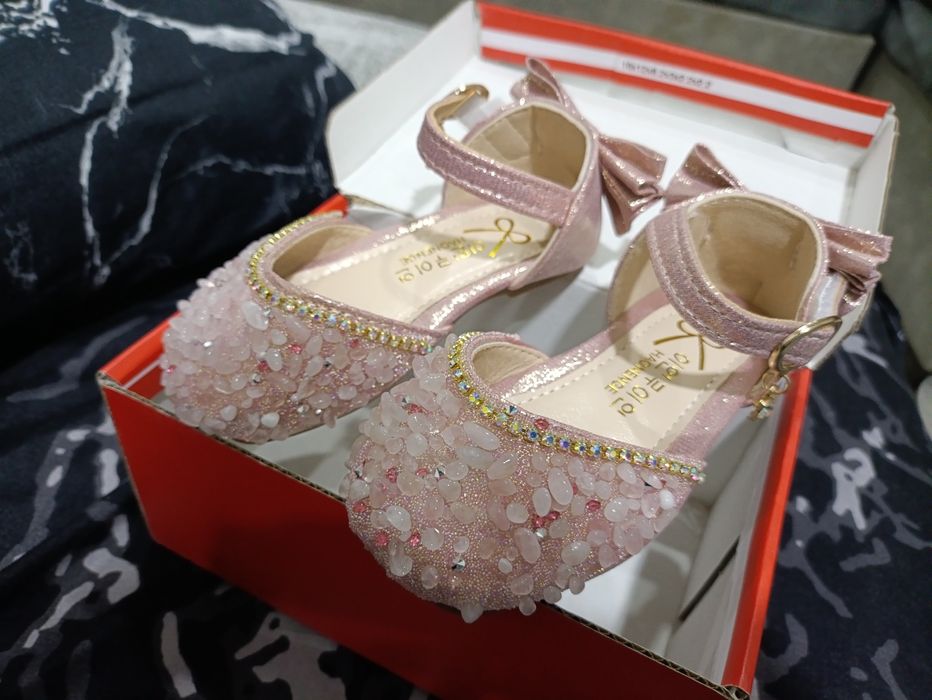 новые туфли на девочку