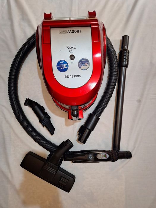 Пылесос Самсунг 1800 w.