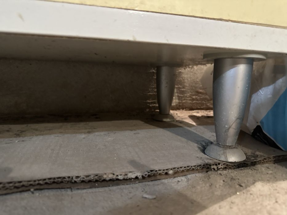 Шкаф за баня с умивалник