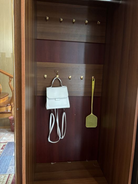 Прихожая высокая