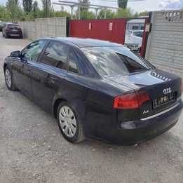 Dezmembram Audi A4 B7 berlina Usa fata stanga / spate dreapta