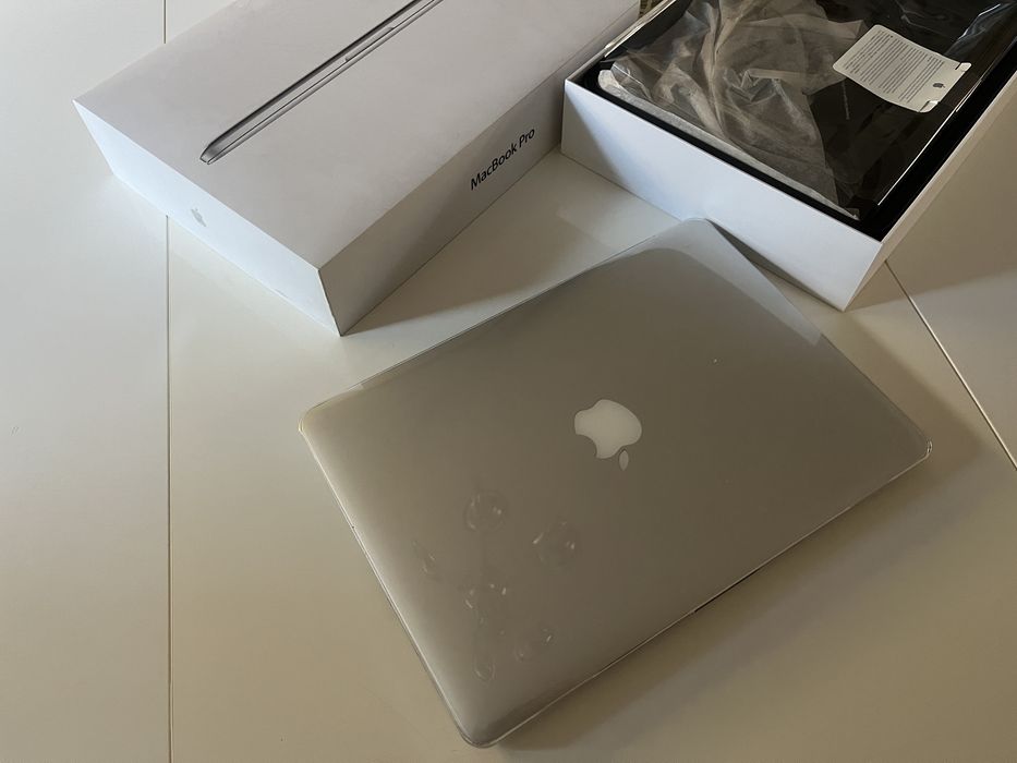 MacBook Pro 13" Retina (2014) • 8GB RAM • 256GB SSD • Pachet Complet + Cutie
