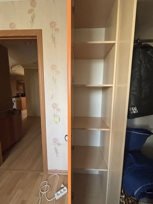 Продам 2 шкафа в комлекте !