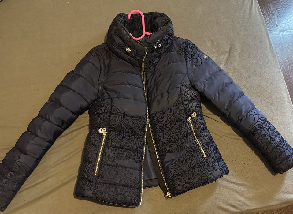 Тъмносиньо зимно яке