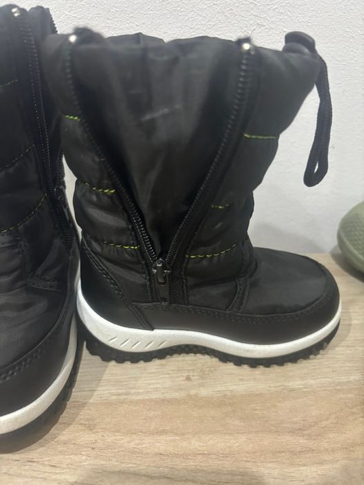 Vând cizme copii noi