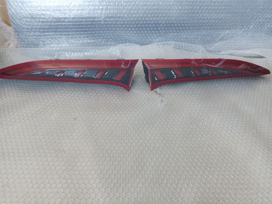 Внутренний правый задний фонарь. Hongqi Ekm5